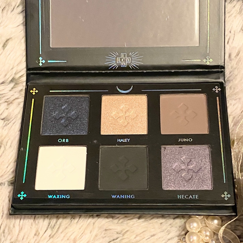 Love+Craft+Beauty Basic Rituals Eyeshadow Palette - Picture 7 of 12